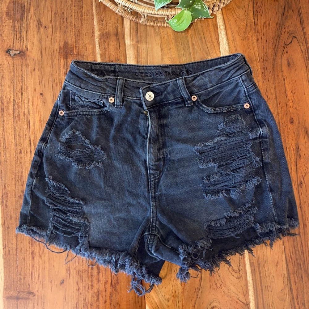 American Eagle Mom Short